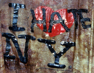 RIKERS ISLAND JOHN DOE: WM, 20-60 - Washed ashore near the West Facility - Oct 1, 2002 - ''I HATE NY'' shirt 1606UMNY